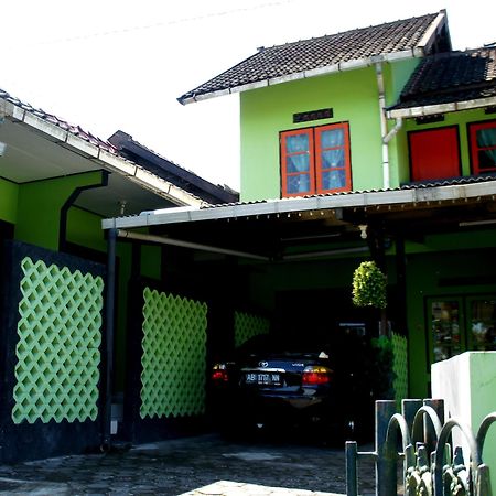 Bayu Murti Homestay Γιογκιακάρτα Εξωτερικό φωτογραφία