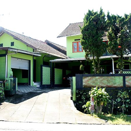Bayu Murti Homestay Γιογκιακάρτα Εξωτερικό φωτογραφία